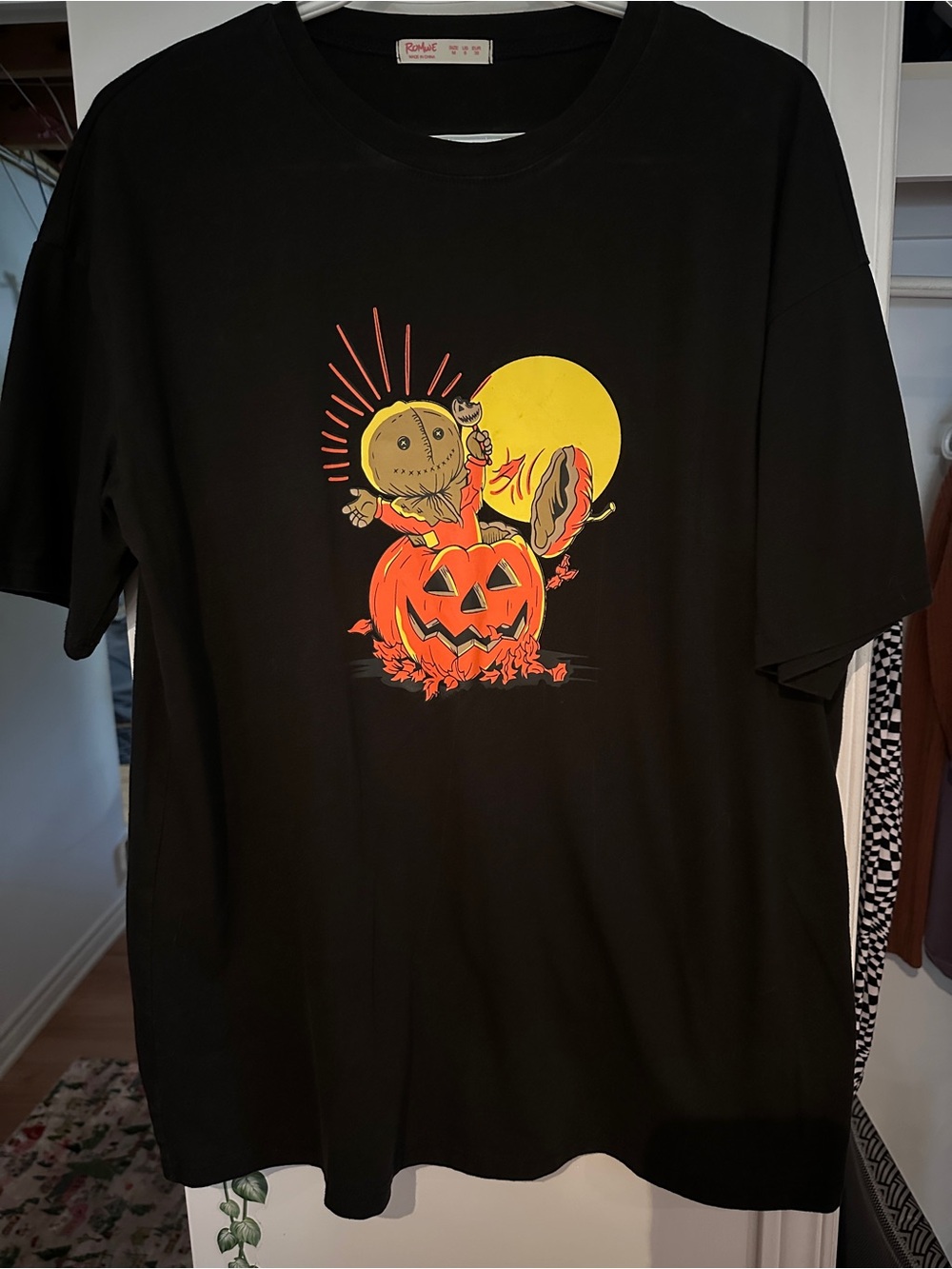 ROMWE Black Crewneck Graphic Tee